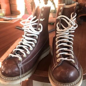 Leather light weight steel toe boots